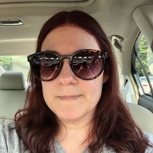 Meet your Posher, Lena